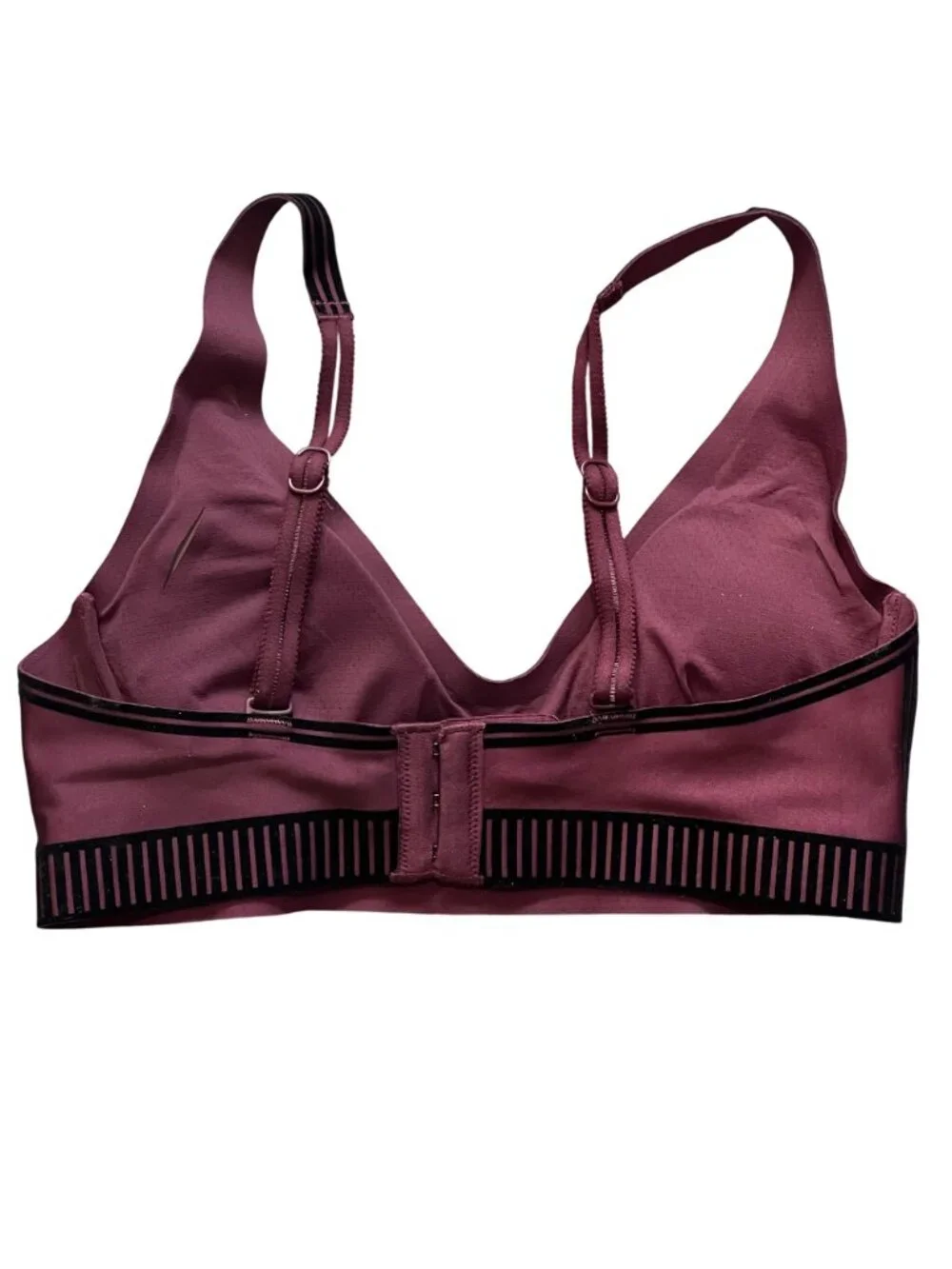 ALO Yoga Airlift Line Up Bra in Burgundy